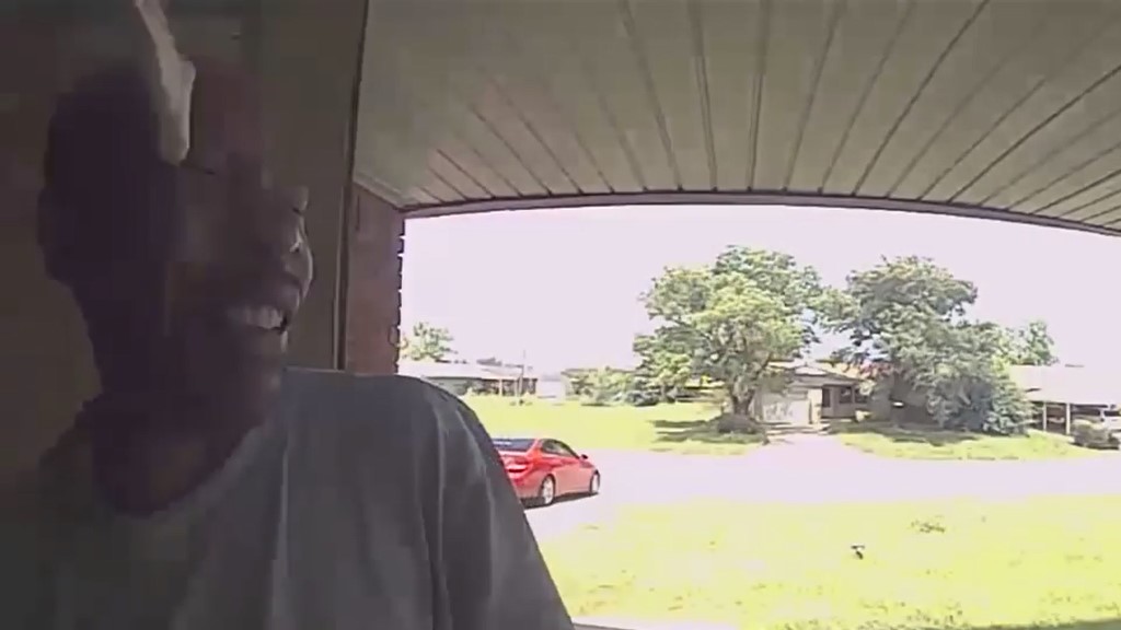 #Video Serpiente muerde la cara a hombre en Oklahoma