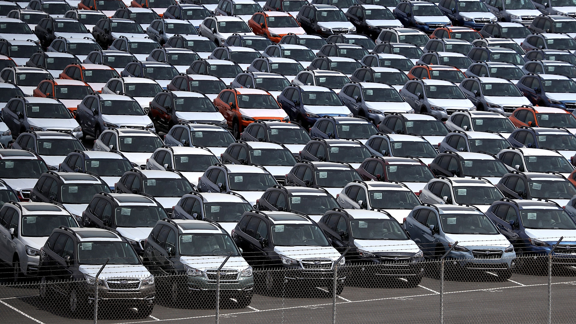 Trump aplaza decisión de imponer aranceles a automóviles