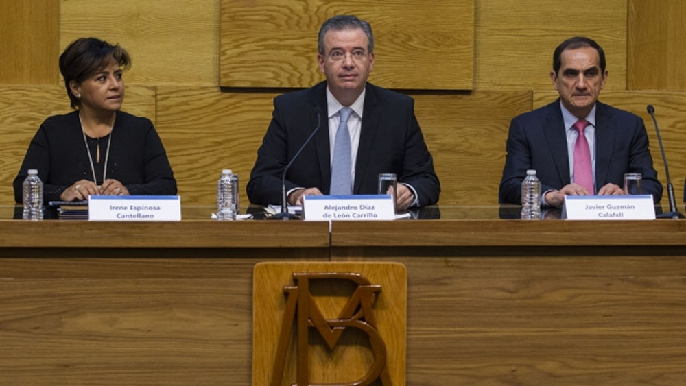 Banxico advierte por perspectivas crediticias de Pemex