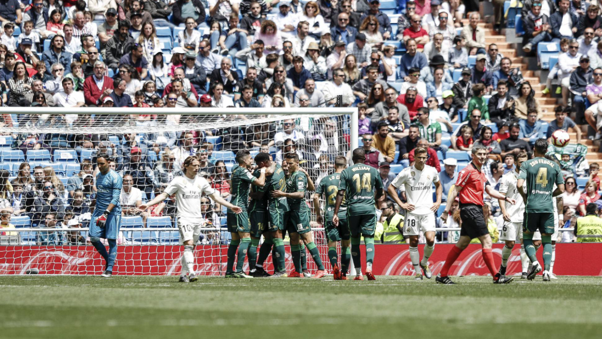 Con Guardado en la cancha, el Betis vence 2-0 al Real Madrid