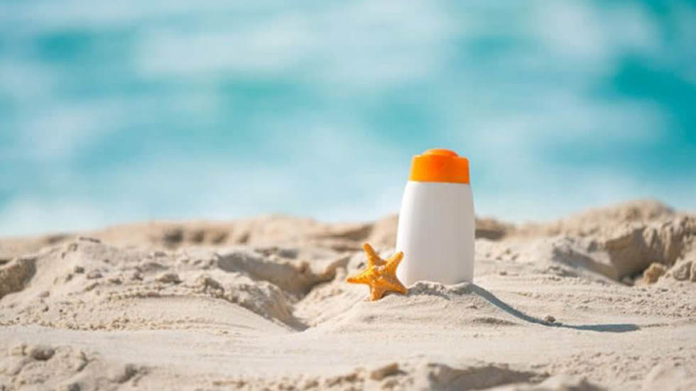 La piel absorbe ingredientes activos de bloqueadores solares