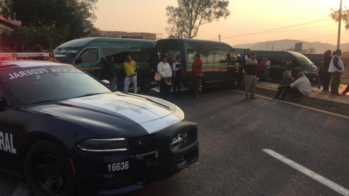 Bloquean carretera México-Cuautla en Morelos
