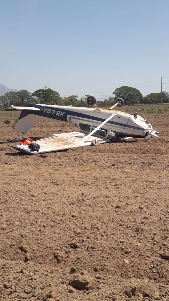 Accidente de avión pequeño en Jalisco - caida-avion-tomatlan-jalisco-1