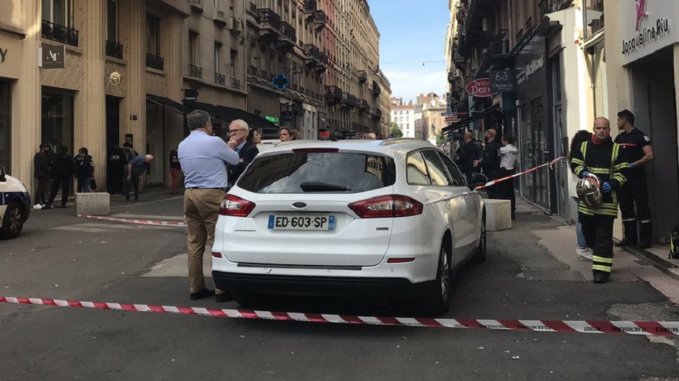 Explosión de presunta bomba deja al menos siete heridos en Lyon - calle-acordonada-en-lyon