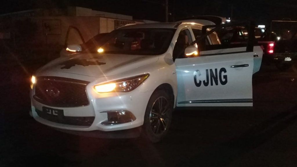 Abaten a cinco presuntos criminales tras ataque a policías de Zamora - camioneta-de-grupo-criminal-que-ataco-a-policias-de-zamora-mich