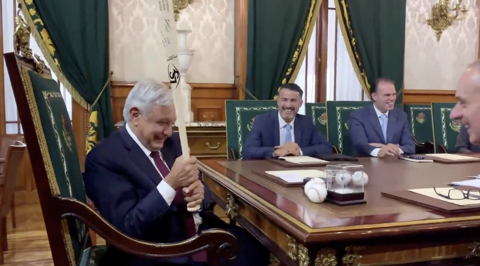AMLO se reúne con el comisionado de las Grandes Ligas de EE.UU. - captura-de-pantalla-2019-05-06-a-las-131428