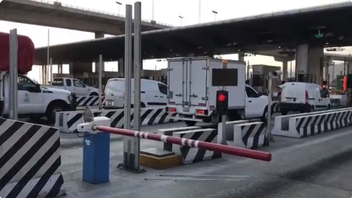 Manifestantes vuelven a tomar caseta de cobro en Tlalpan