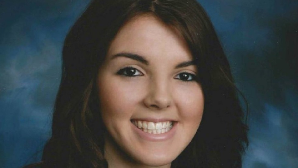 Consideran a adolescente como 'milagrosa' por sobrevivir a aneurisma - chloe-gallagher