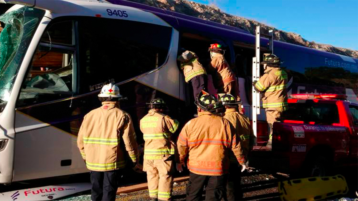 Mueren cinco personas en accidente carretero en Durango