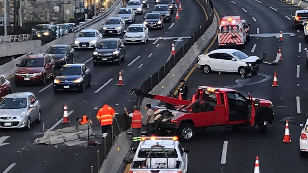 Choca automóvil con camioneta en Periférico