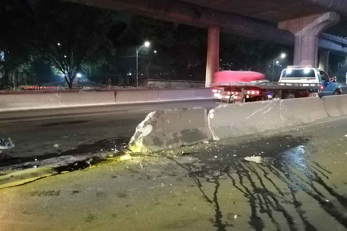 Conductor ebrio choca contra muro en Periférico - choque-periferico