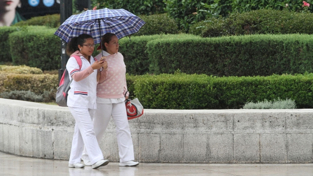 Prevén chubascos en el Valle de México