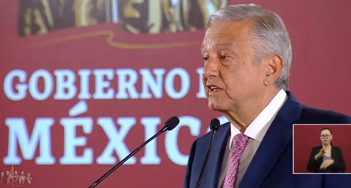 “No es nada del otro mundo” lograr autosuficiencia de gasolinas: AMLO