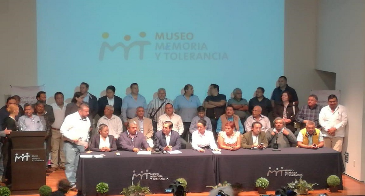 Renuncian al PRD 250 militantes de 102 municipios del Edomex