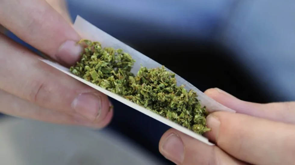 Legalización de la mariguana duplicó número de consumidores en Canadá