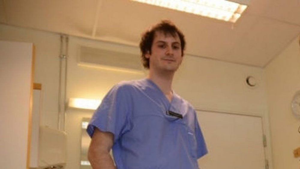 Condenan a médico español en Suecia por abusar de niños