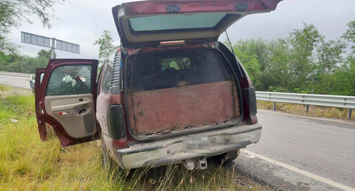 Tras persecución rescatan a uno y decomisan arsenal en Reynosa