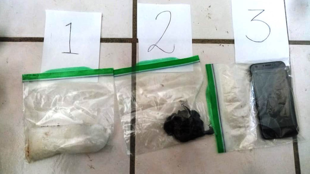 Detienen a mujer que pretendía introducir droga a penal de Oaxaca Detienen a mujer que pretendía introducir droga a penal de Oaxaca