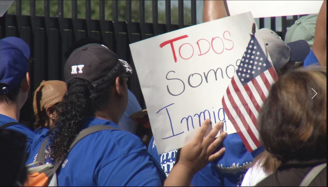 Marchan contra política migratoria de Trump en El Paso, Texas