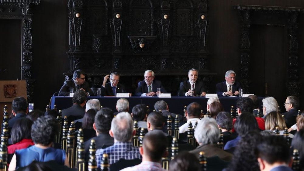 Graue pide desarme nacional tras muerte de alumna del CCH Oriente