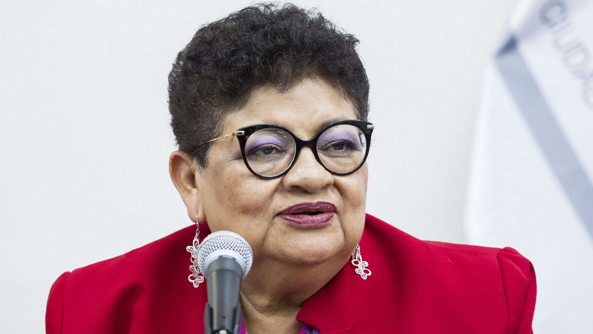 Procuradora visita restaurante donde detuvieron a directora del Rébsamen