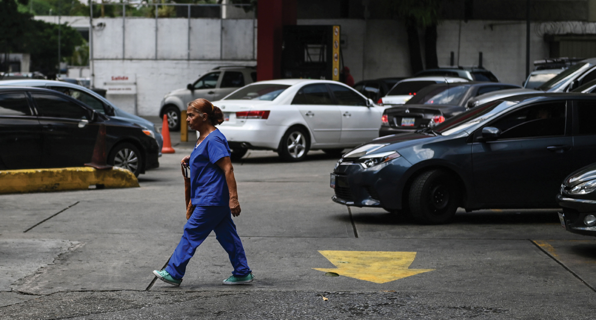 Falta de gasolina deja sin clases y sin efectivo a regiones de Venezuela - escasez-de-gasolina-venezuela