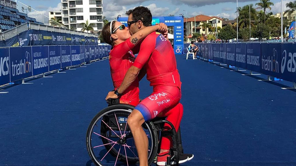 Triatleta paralímpica recibe propuesta de matrimonio en el podium