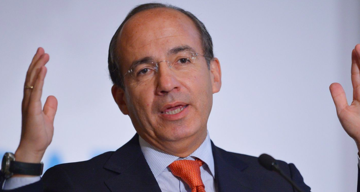 “Lamento mucho lo que está sucediendo en el gobierno”: Calderón