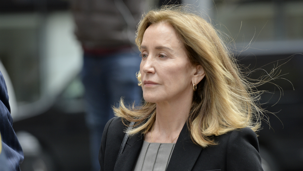 Actriz Felicity Huffman se declara culpable