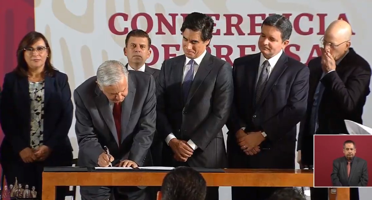 Amplían fondo revolvente para Pemex por ocho mmdd - firma-de-convenio-con-bancos