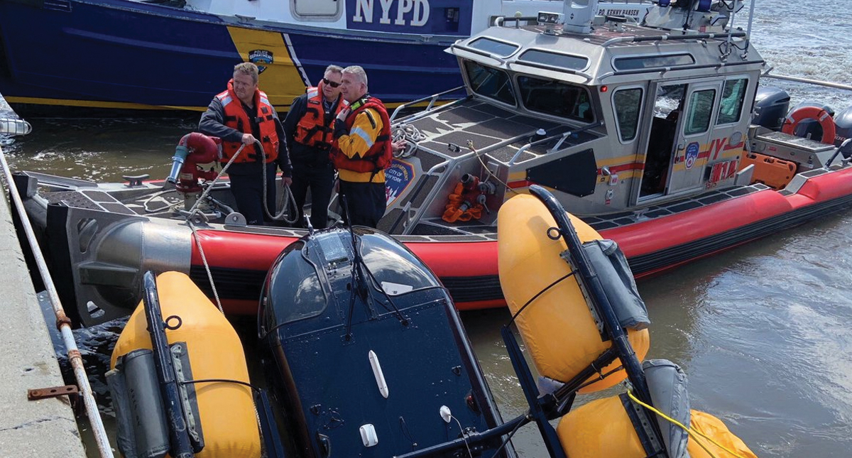 Helicóptero cae al Río Hudson