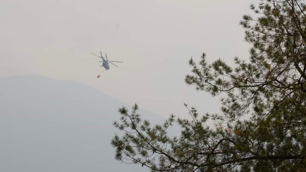 Buscan a sobrevivientes de helicóptero que cayó en Querétaro