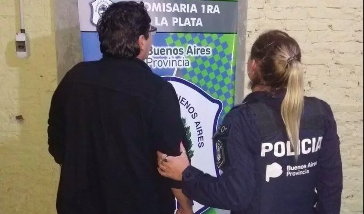 Detienen a hombre por atropellar a su novia y huir en Argentina Detienen a hombre por atropellar a su novia y huir en Argentina