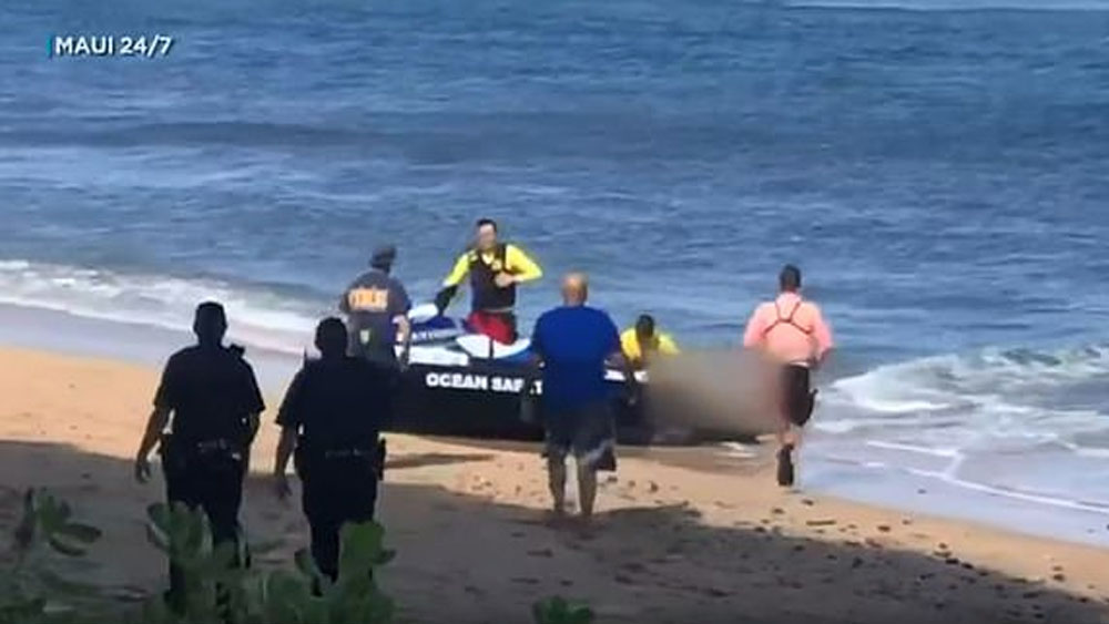 Muere turista tras ser mordido por tiburón en Hawaii
