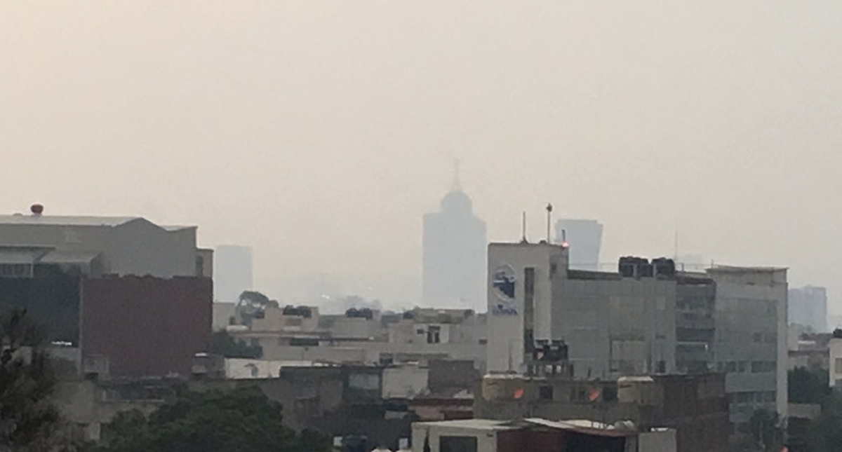 Al menos 18 incendios provocaron olor a quemado en la Ciudad de México