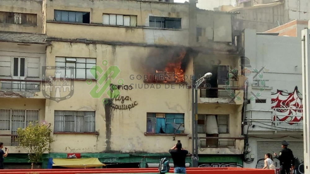 Se registra incendio en edificio de la colonia Juárez