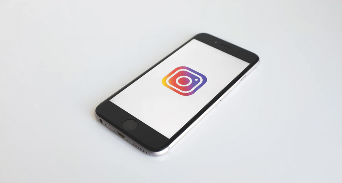 Instagram prueba stickers para realizar compras