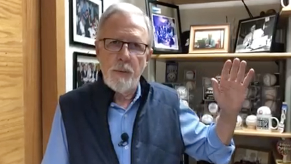 Tirando la piedra al pasado y sin ver al futuro