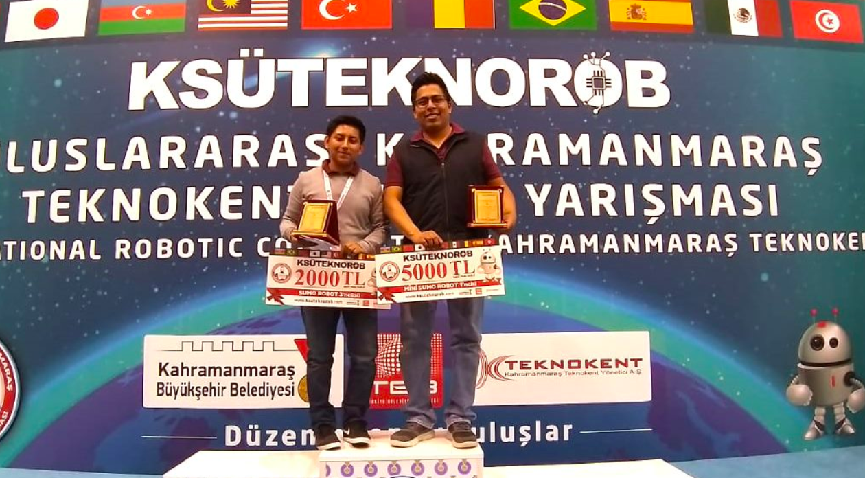 Estudiantes mexicanos ganan torneo de Robótica en Turquía