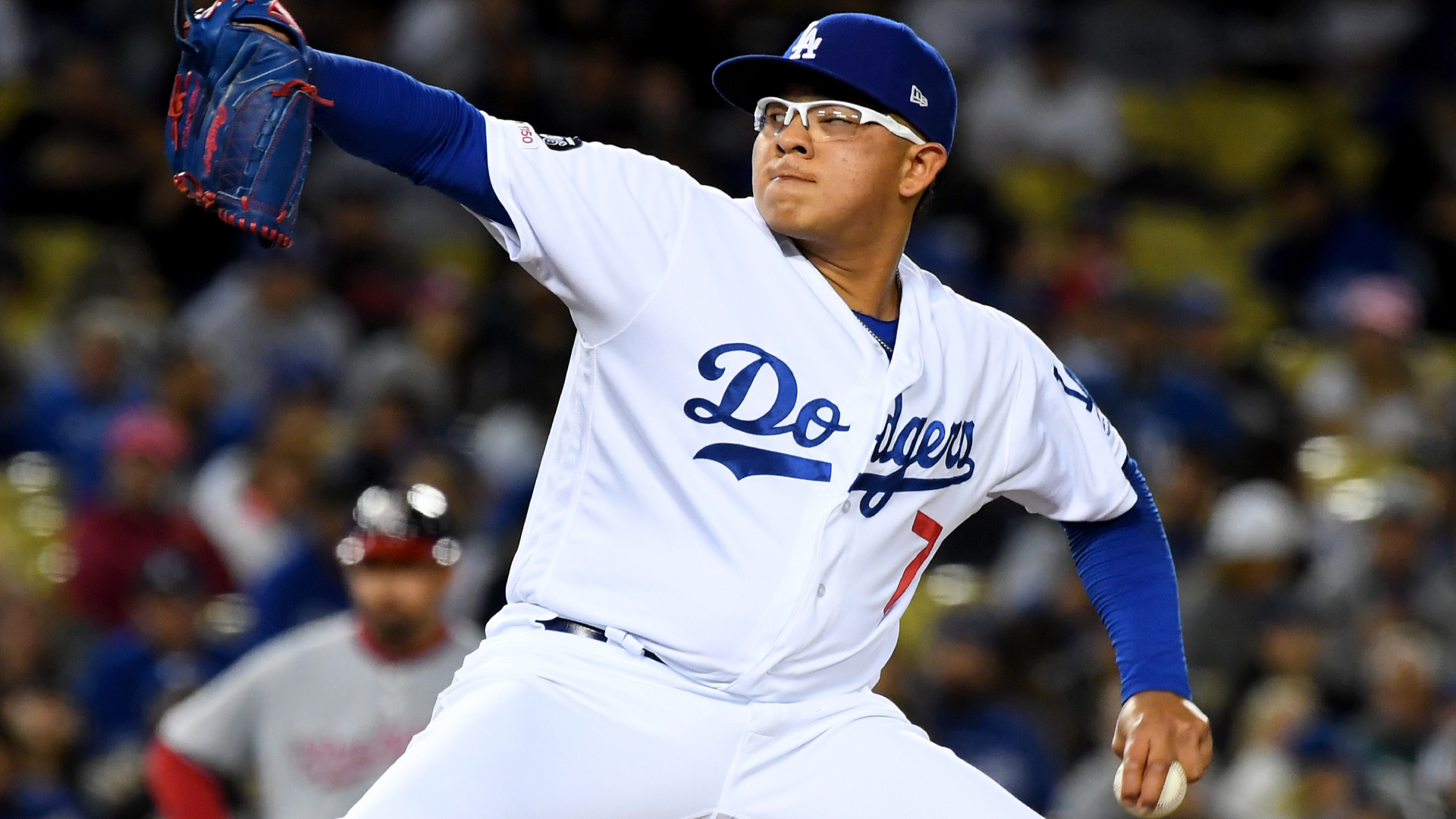 Arrestan a Julio Urías por violencia doméstica