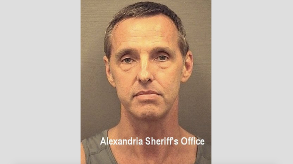 Exagente de la CIA recibe sentencia de 20 años por espiar para China