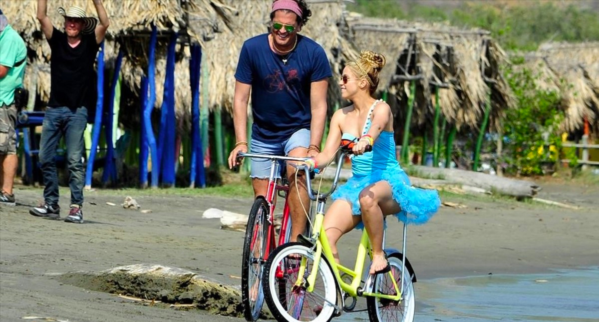 Shakira y Carlos Vives son absueltos de plagio de “La Bicicleta”