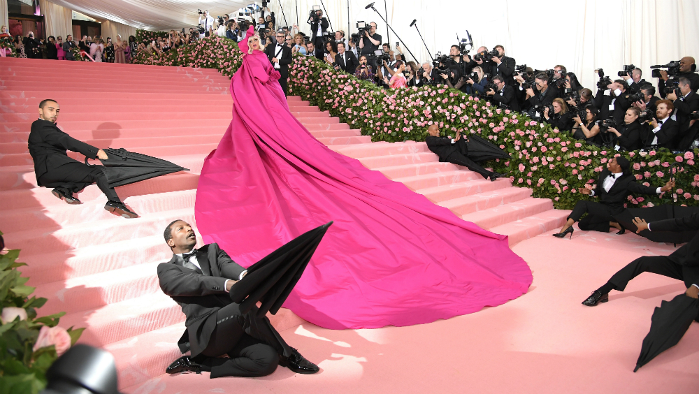 Lady Gaga se roba el show en la gala del Met en Nueva York