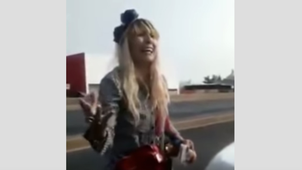 #Viral Mujer amenaza a policías en Puebla tras recibir multa