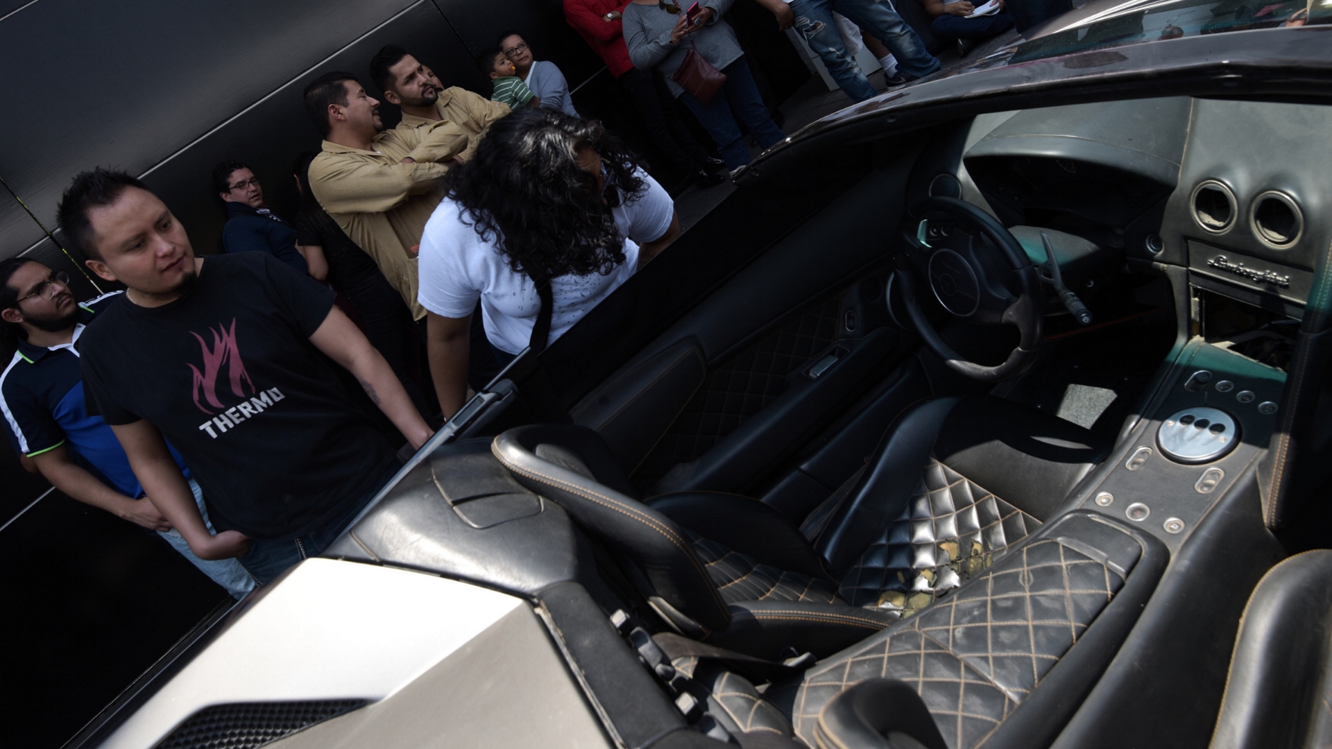 Vendido el Lamborghini en subasta en Los Pinos - lamborghini-subasta-sae-3