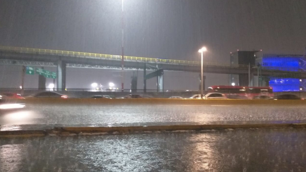 AICM suspende operaciones por 15 minutos a causa de la lluvia