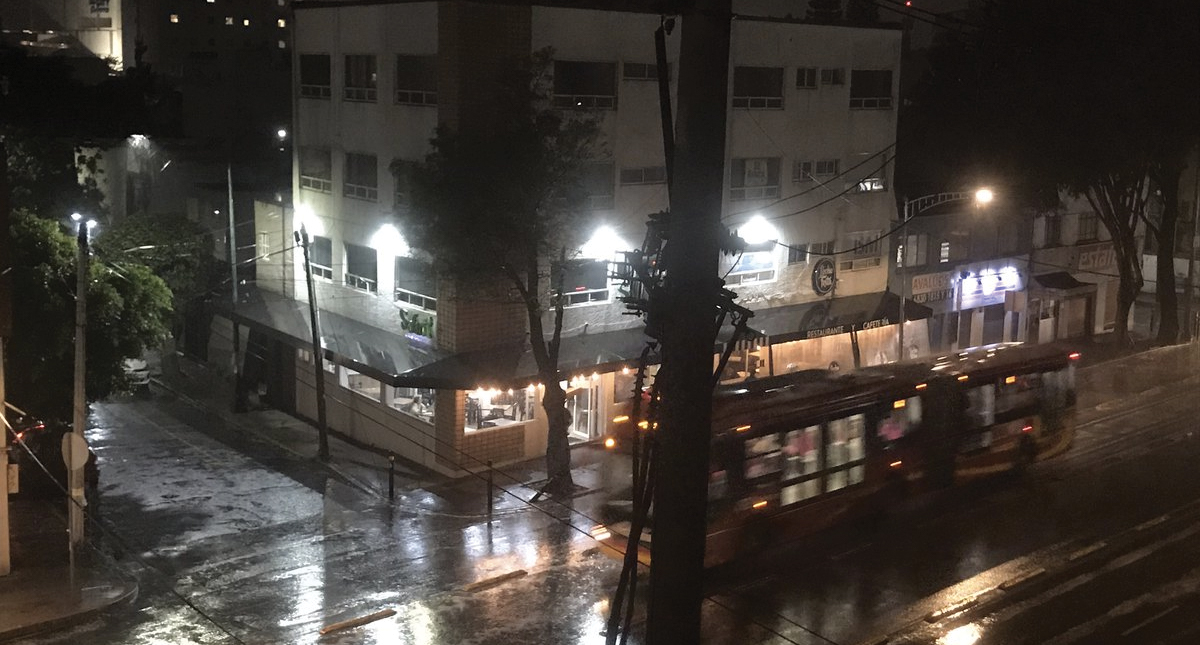 Cae fuerte lluvia en la Ciudad de México