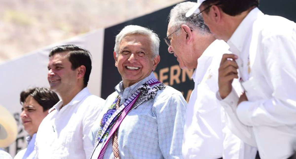 No me rodearé de lambiscones, no me chupo el dedo: López Obrador