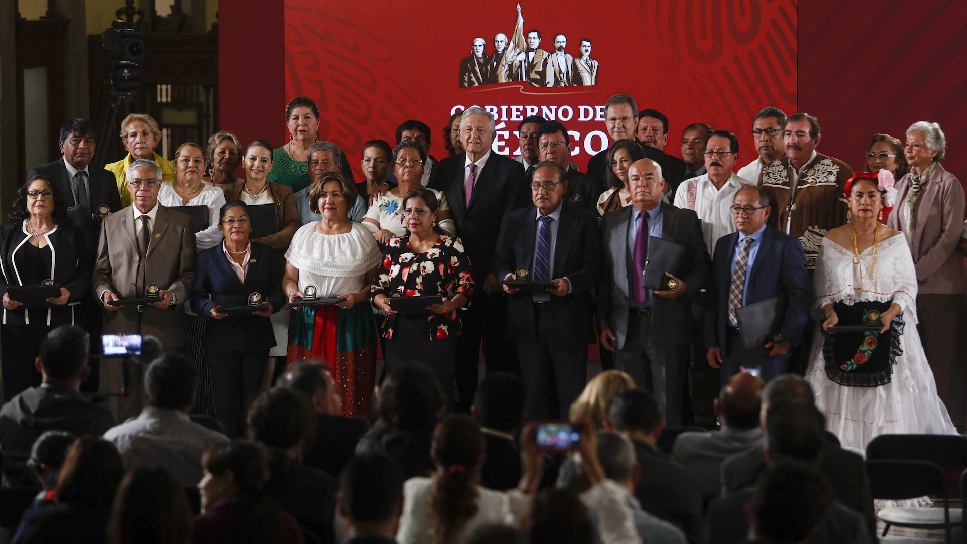 Nueva Reforma Educativa se promulgará hoy: AMLO