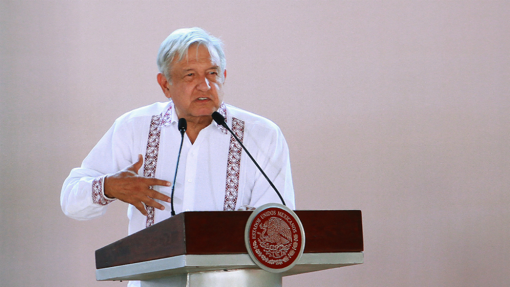 Deseamos que marinos estén con vida tras desplome de helicóptero: AMLO